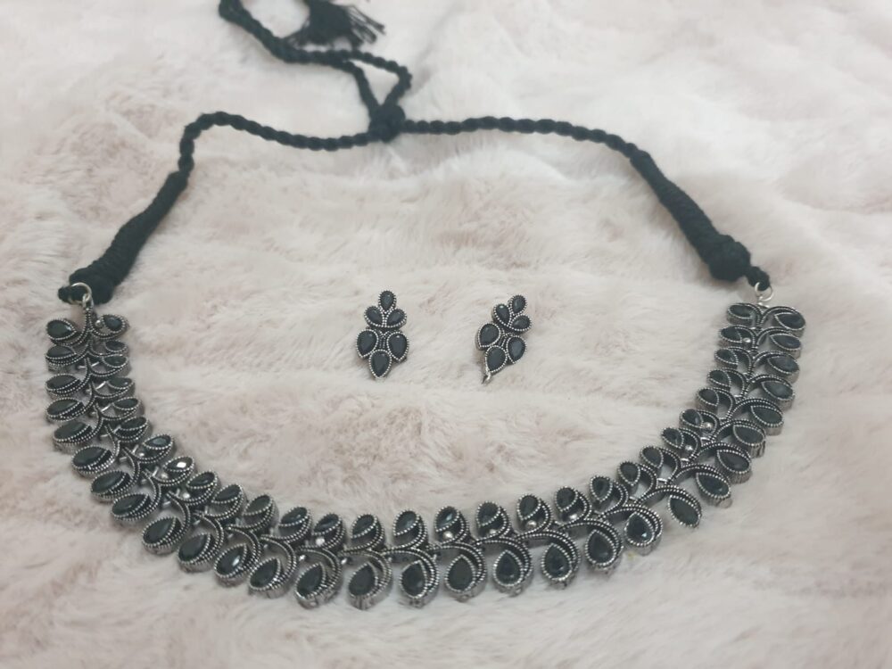Elegant Black Stone Necklace Set